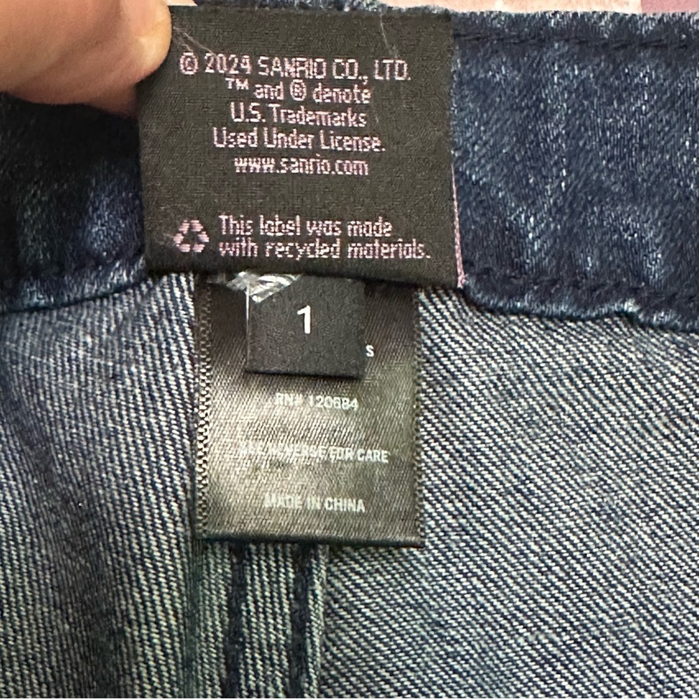 Hello Kitty Denim Jeans with Pink Accents size 1 - Picture 10 of 11